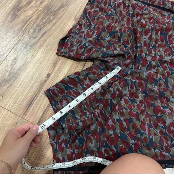 Lululemon Pace Breaker Short  Mini Urban Leopard Slate Multi/Black - Picture 7 of 8